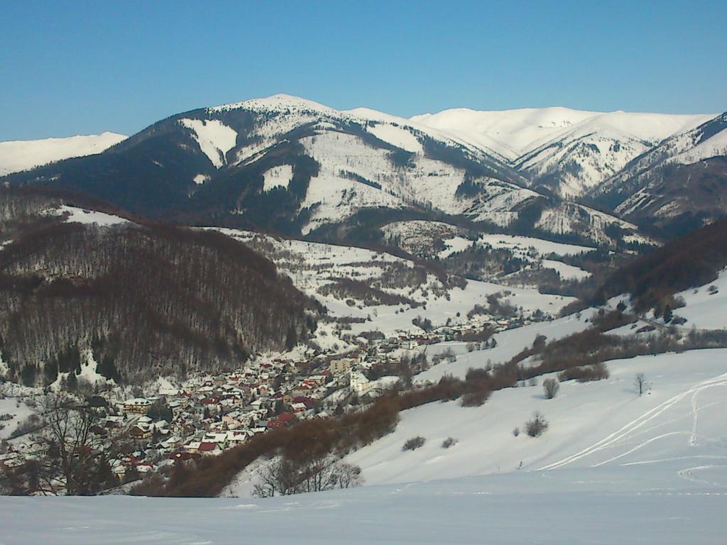 Penzion Encian Mýto pod Ďumbierom Exterior foto