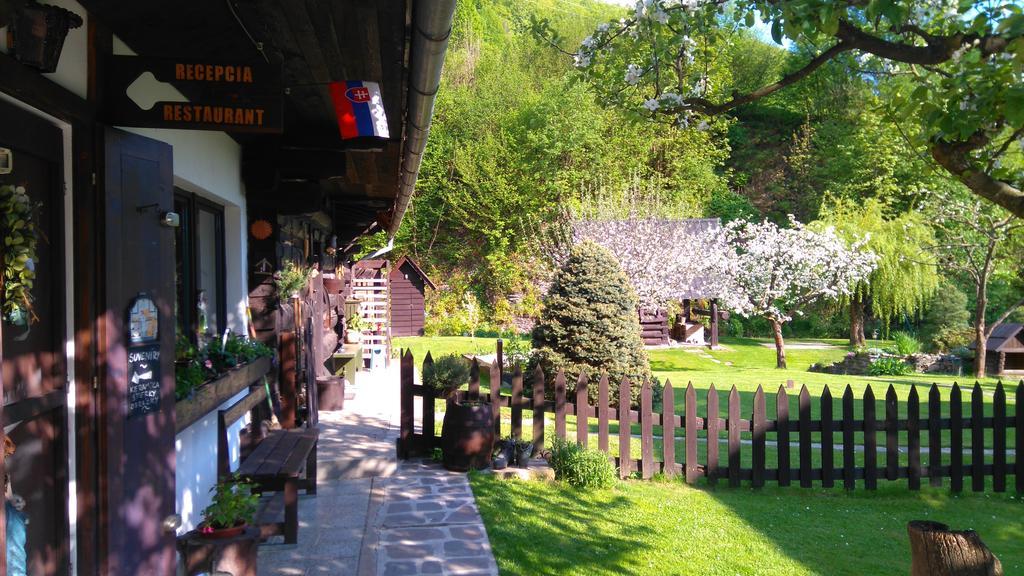 Penzion Encian Mýto pod Ďumbierom Exterior foto